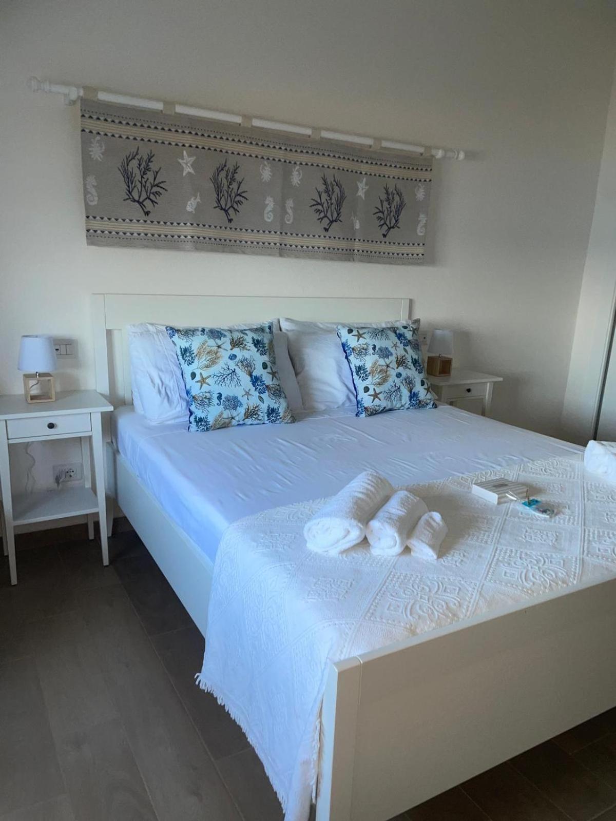 Profumo Di Mare B&B Porto Columbu - Perd'E Sali 外观 照片
